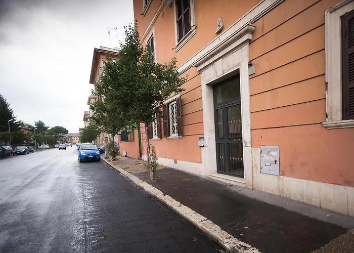 Ad Duas Lauros Bed and breakfast Roma
